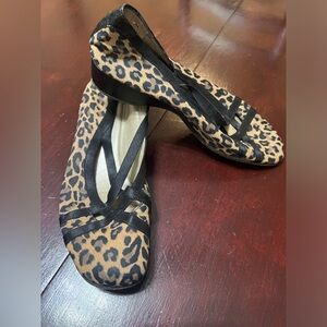Taryn Rose Leopard Print Flats with Crisscross Straps – Size US 8